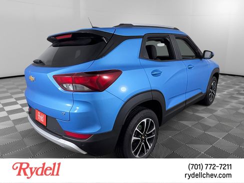 Used 2025 Chevrolet TrailBlazer LT w/ LT Cold Weather Package image 5