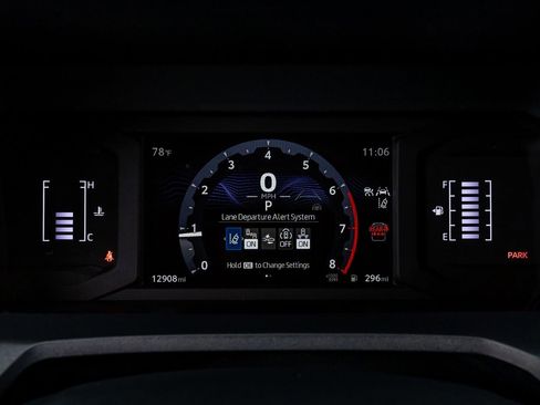 Used 2025 Toyota 4Runner SR5 AWD/4WD image 20