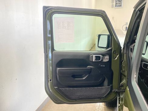 Used 2021 Jeep Wrangler Sport AWD/4WD image 9