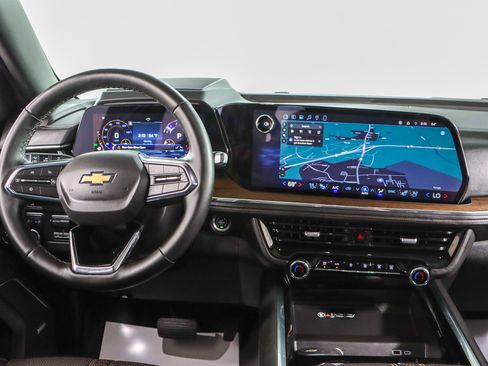 Used 2025 Chevrolet Tahoe High Country w/ Sun And Tow Package image 18