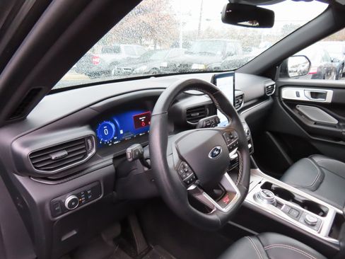 Used 2020 Ford Explorer ST w/ ST Street Pack image 15