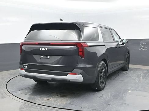 Used 2025 Kia Carnival FWD image 20