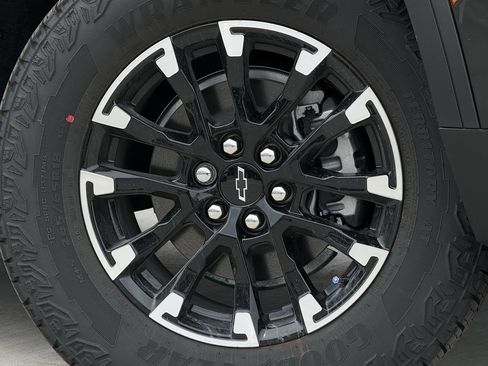 New 2026 Chevrolet Traverse Z71 w/ Driver Confidence Package image 9