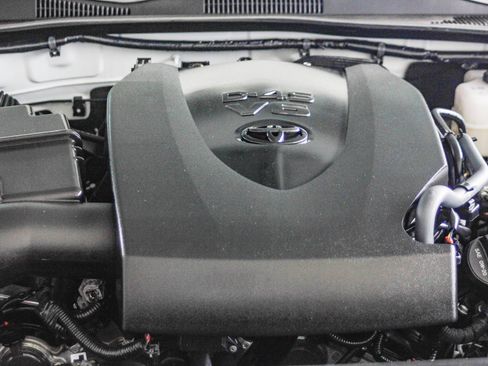 Used 2023 Toyota Tacoma TRD Off-Road image 27