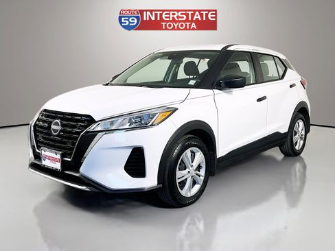 Used 2024 Nissan Kicks S image 3