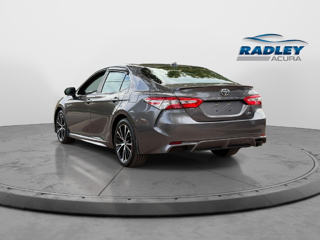 Used 2020 Toyota Camry SE FWD image 5