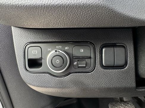 Used 2024 Mercedes-Benz Sprinter 2500 image 37