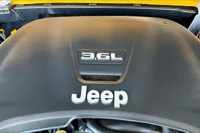 Used 2021 Jeep Wrangler Unlimited Sport AWD/4WD image 32