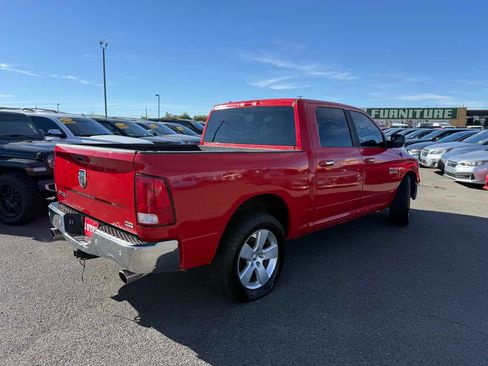 Used 2017 RAM 1500 Classic SLT w/ SLT Plus D←cor Group AWD/4WD image 5
