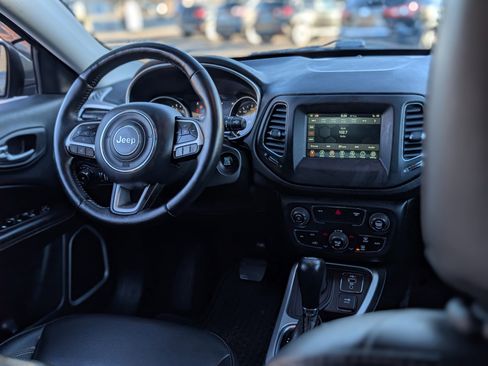 Used 2019 Jeep Compass Latitude w/ Popular Equipment Group image 15