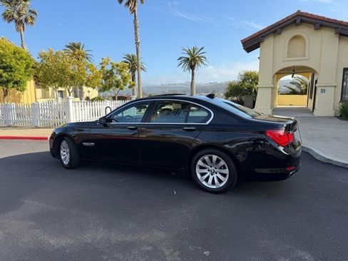 Used 2009 BMW 750i RWD image 5