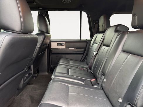 Used 2015 Ford Expedition XLT w/ Equipment Group 202A RWD image 13
