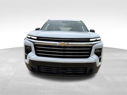 New 2026 Chevrolet Traverse High Country w/ LPO, Floor Liner Package AWD/4WD image 8