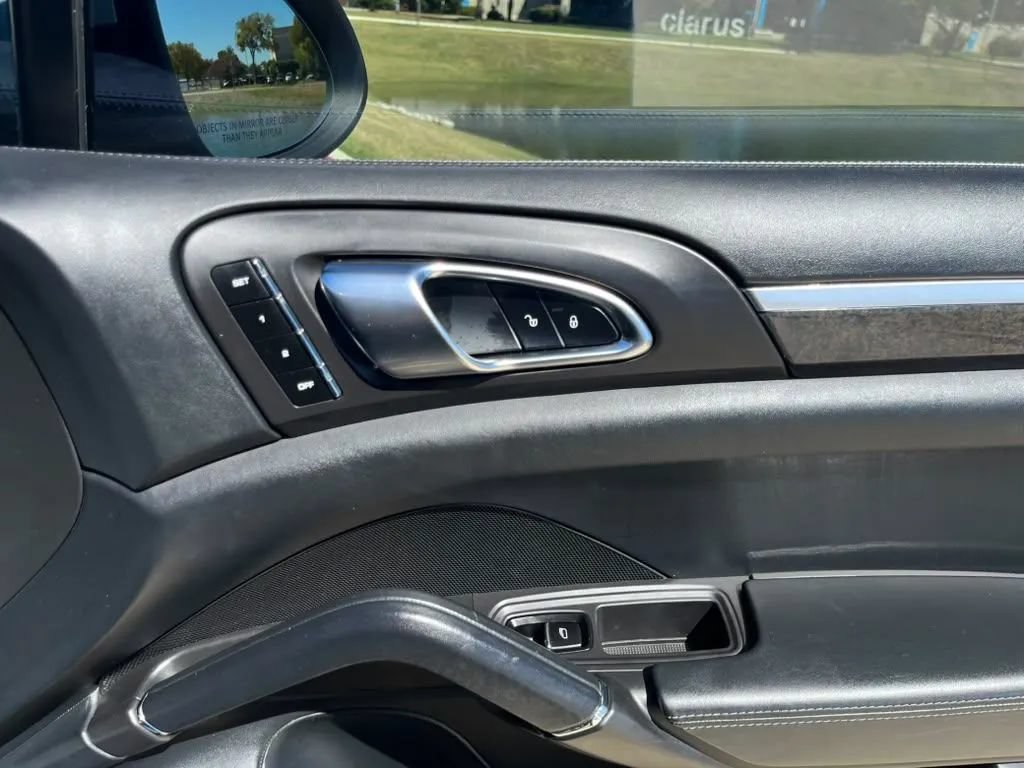 Used 2012 Porsche Cayenne S AWD/4WD image 19