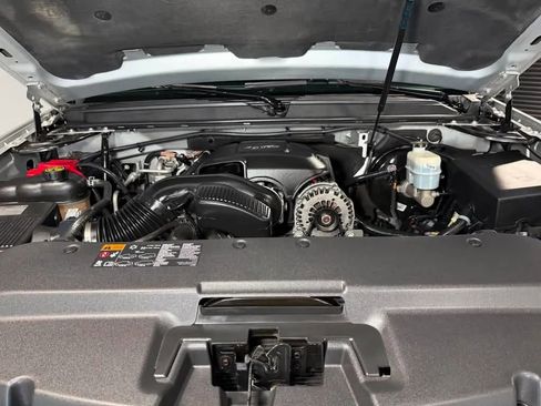 Used 2013 Cadillac Escalade ESV Platinum AWD/4WD image 8