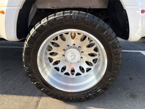 Used 2019 Ford F450 Platinum w/ Platinum Ultimate Package AWD/4WD image 10