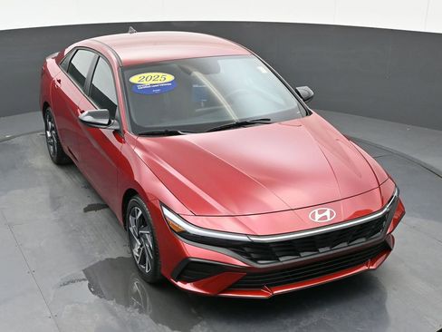 Certified 2025 Hyundai Elantra Sport image 46