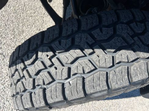 Used 2024 Chevrolet Silverado 2500 LTZ w/ LTZ Convenience Package image 27