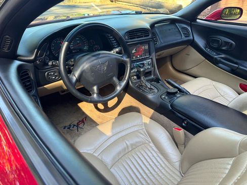 Used 2002 Chevrolet Corvette Coupe w/ Preferred Equipment Group1 RWD image 16