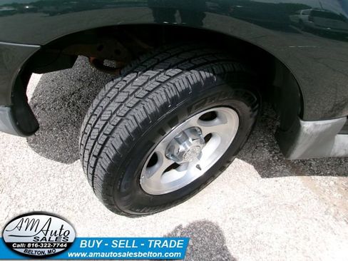 Used 2004 Ford Explorer Sport Trac XLS AWD/4WD image 23