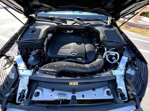 Used 2021 Mercedes-Benz GLC 300 image 32