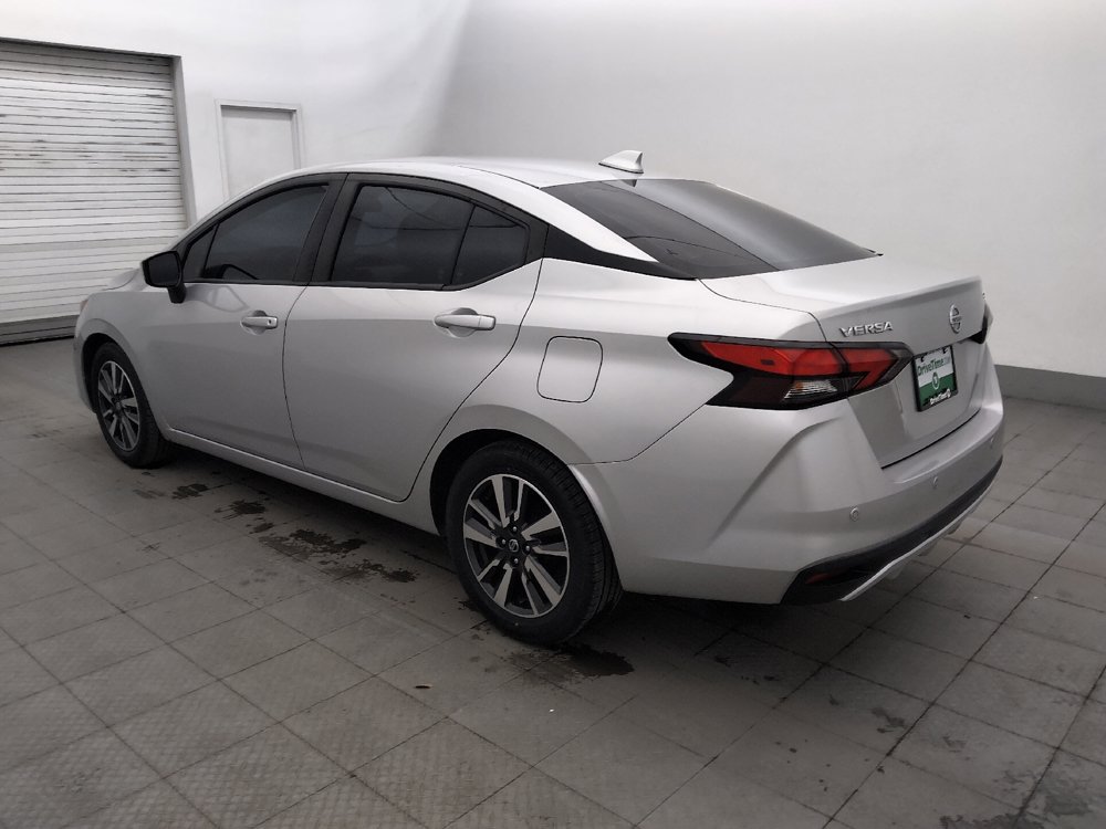 Used 2022 Nissan Versa SV FWD image 3