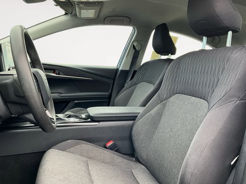 Used 2025 Toyota Camry LE image 10