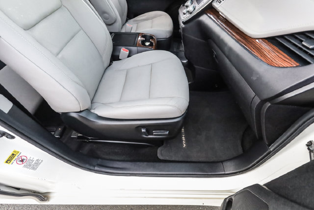 Used 2016 Toyota Sienna Limited Premium FWD image 46