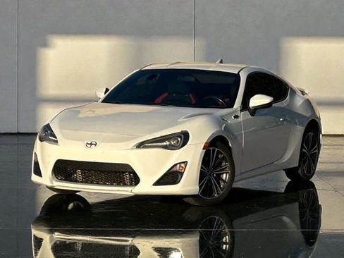 Used 2015 Scion FR-S image 3