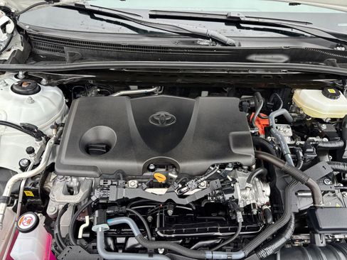 Used 2025 Toyota Camry LE image 32