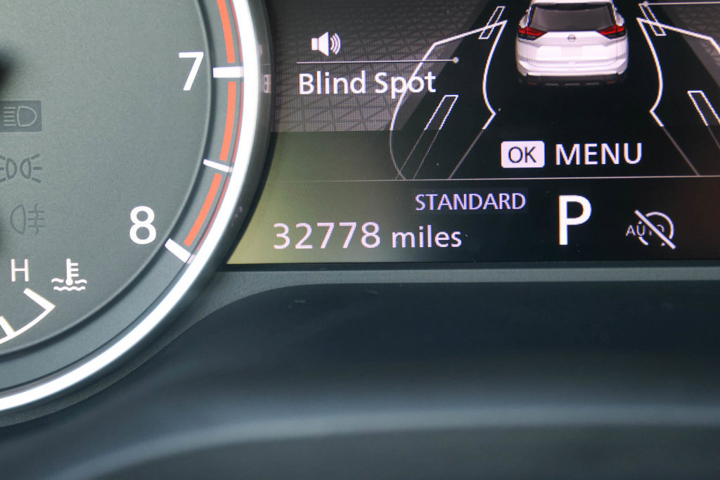 Used 2025 Nissan Rogue SV FWD image 28