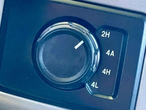 Used 2020 Ford F150 Lariat AWD/4WD image 22