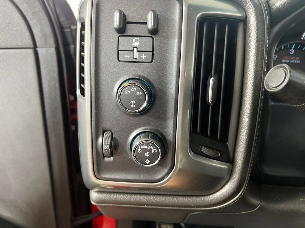 Used 2015 Chevrolet Silverado 2500 LTZ AWD/4WD image 26