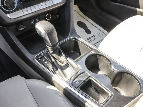 Used 2018 Hyundai Sonata SE FWD image 23