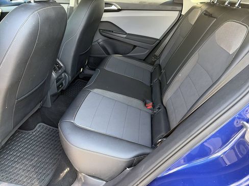 Used 2022 Volkswagen Taos SE FWD image 27
