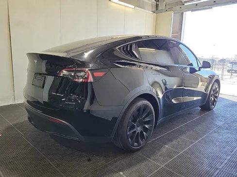 Used 2023 Tesla Model Y Long Range AWD/4WD image 4
