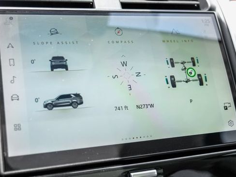 New 2026 Land Rover Discovery Dynamic SE AWD/4WD image 40