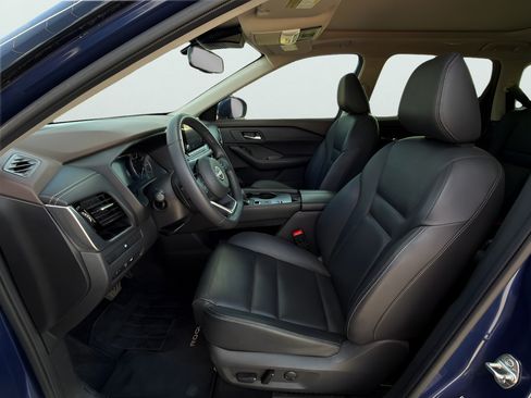 Used 2023 Nissan Rogue SL FWD image 13