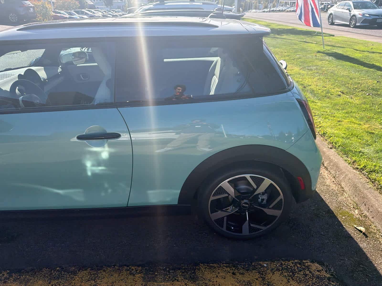 Used 2025 MINI Cooper 2-Door Hardtop FWD image 4