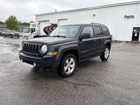 Used 2014 Jeep Patriot Latitude AWD/4WD image 1