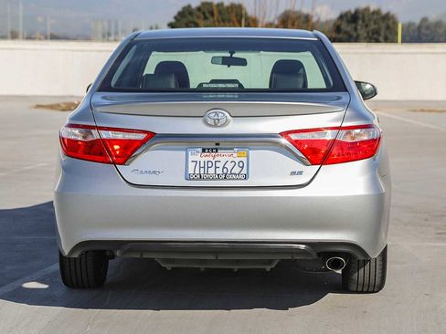 Used 2015 Toyota Camry SE image 6