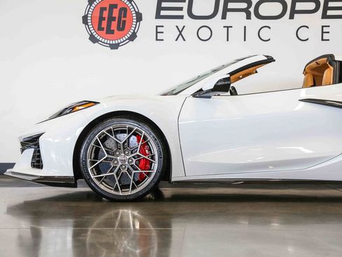 Used 2025 Chevrolet Corvette ZR1 w/ Battery Protection Package RWD image 18
