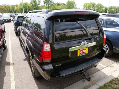 Used 2007 Toyota 4Runner SR5 AWD/4WD image 5