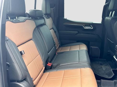 Used 2023 Chevrolet Silverado 1500 High Country w/ High Country Premium Package AWD/4WD image 29