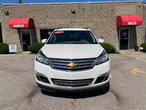 Used 2013 Chevrolet Traverse LT FWD image 2