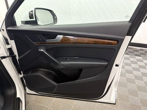 Used 2018 Audi Q5 2.0T Premium Plus w/ Premium Plus Package image 16