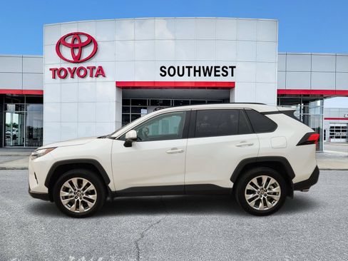Used 2025 Toyota RAV4 XLE Premium FWD image 3