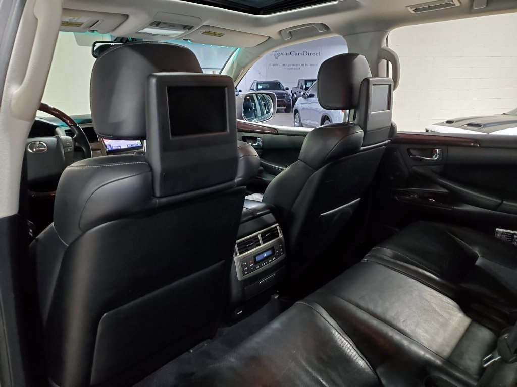 Used 2013 Lexus LX 570 4WD w/ Luxury Pkg image 29