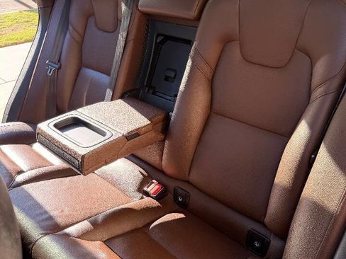 Used 2018 Volvo XC60 T6 Inscription w/ Convenience Package image 16