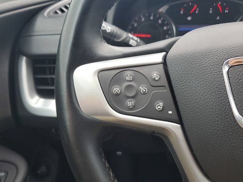 Used 2024 GMC Terrain SLT FWD image 19